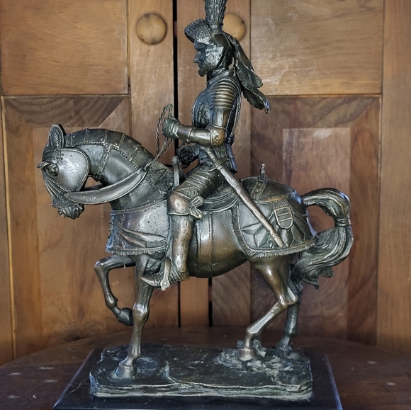 Bronze Knight Statue - Picture 5 of 13